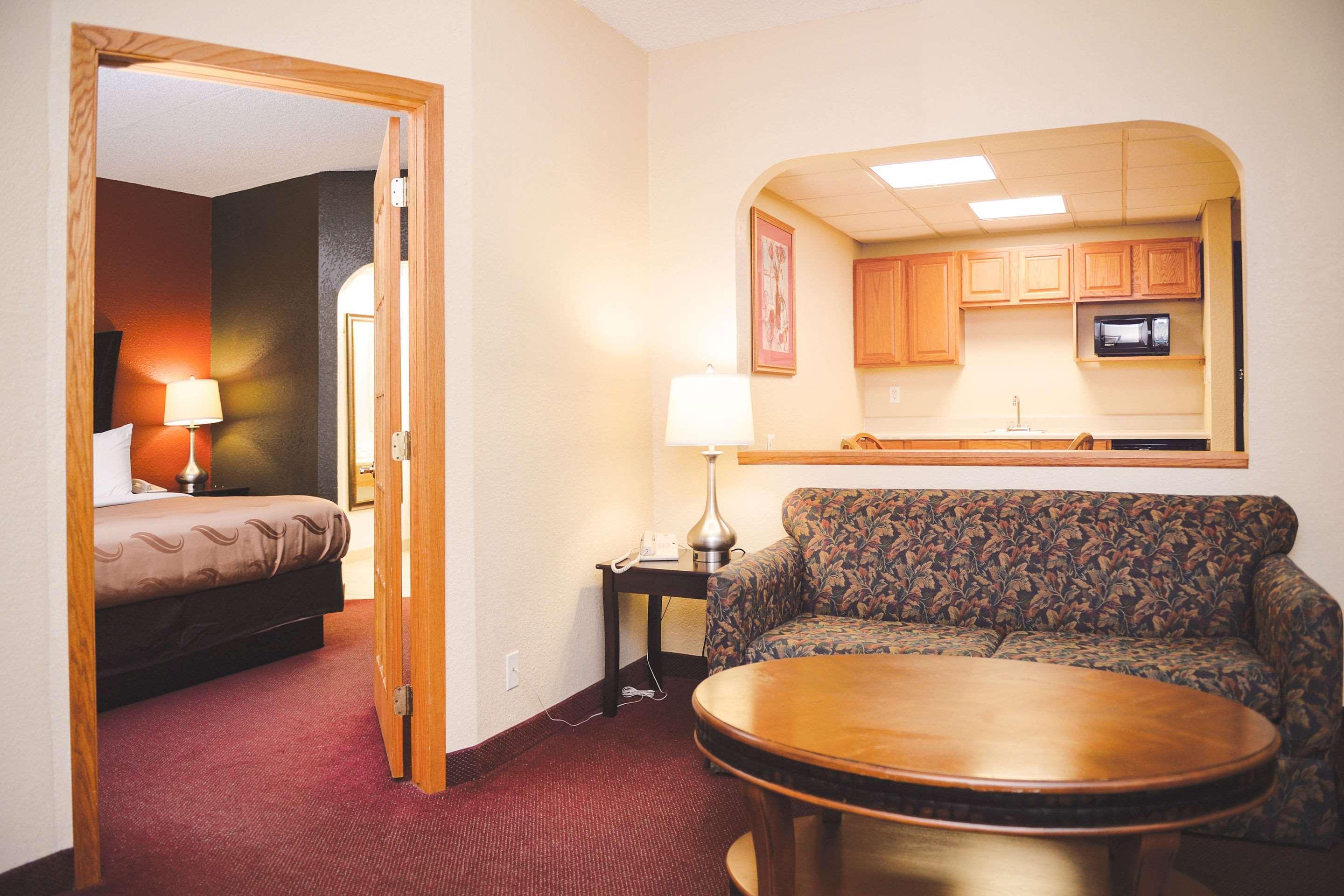 Quality Inn & Suites Ames Conference Center Near Isu Campus Luaran gambar