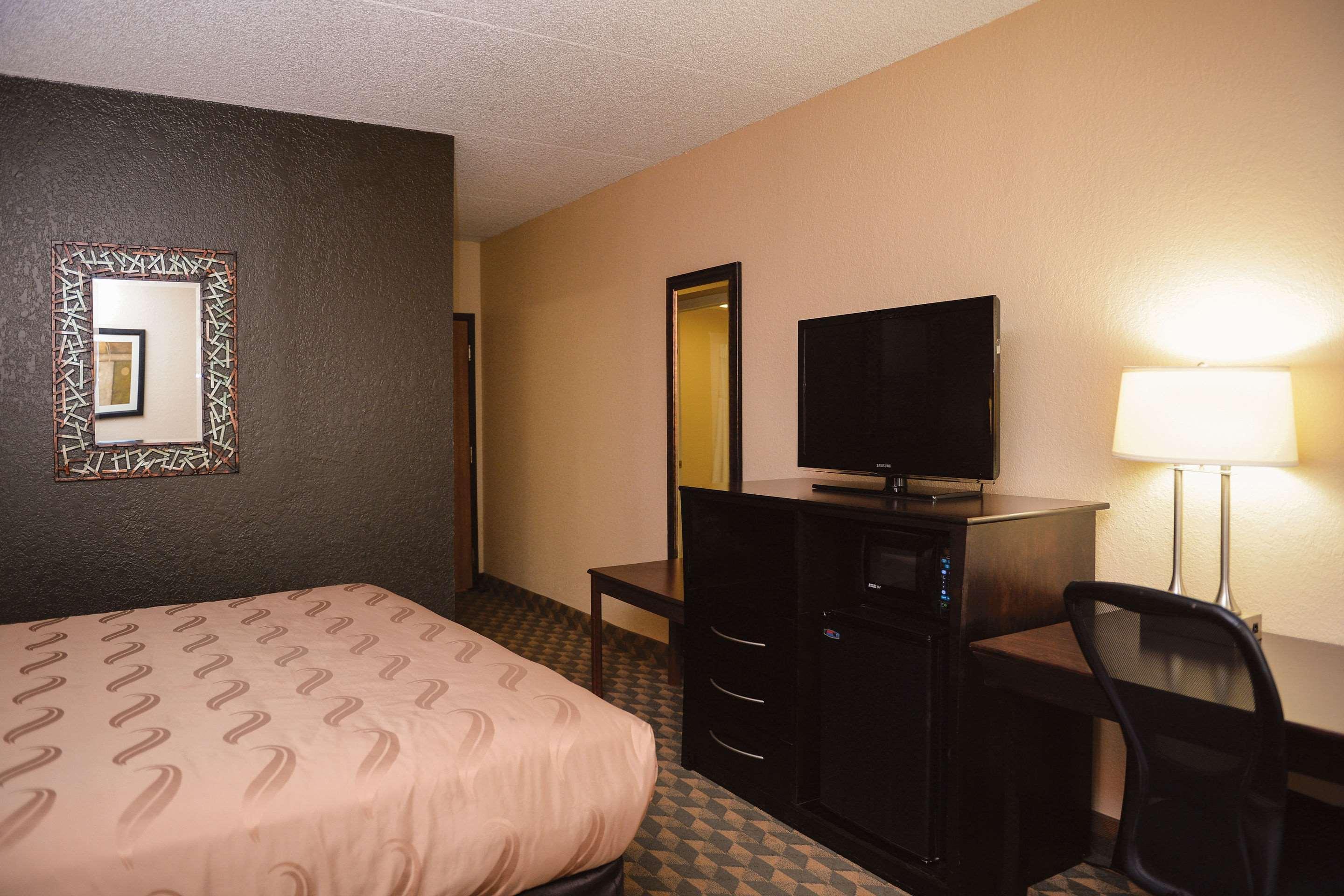 Quality Inn & Suites Ames Conference Center Near Isu Campus Luaran gambar