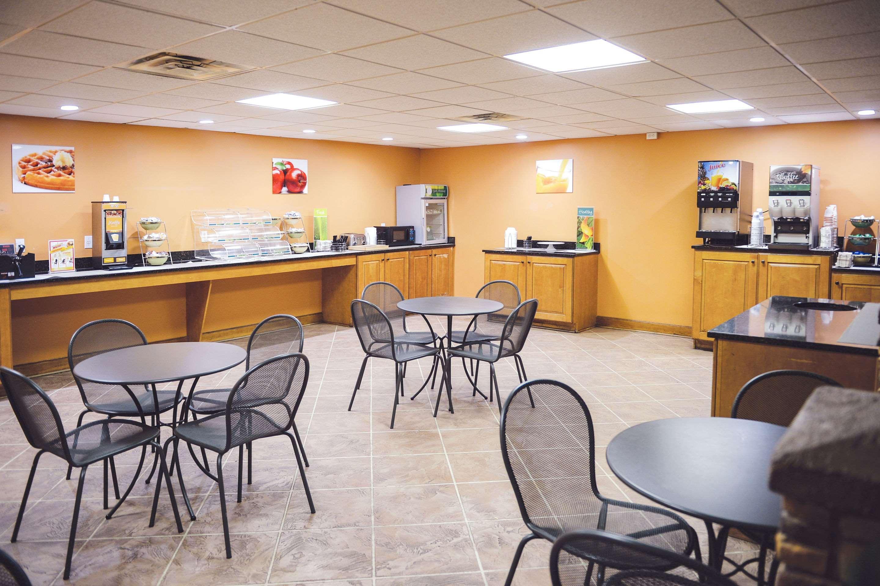 Quality Inn & Suites Ames Conference Center Near Isu Campus Luaran gambar