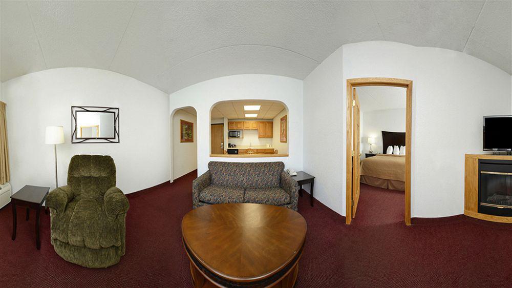 Quality Inn & Suites Ames Conference Center Near Isu Campus Luaran gambar